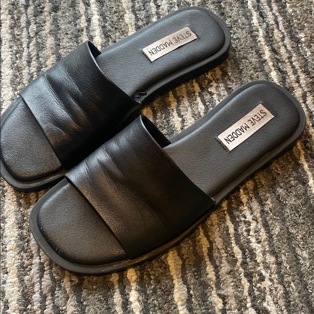 Steve Madden Black Slip-On sandal